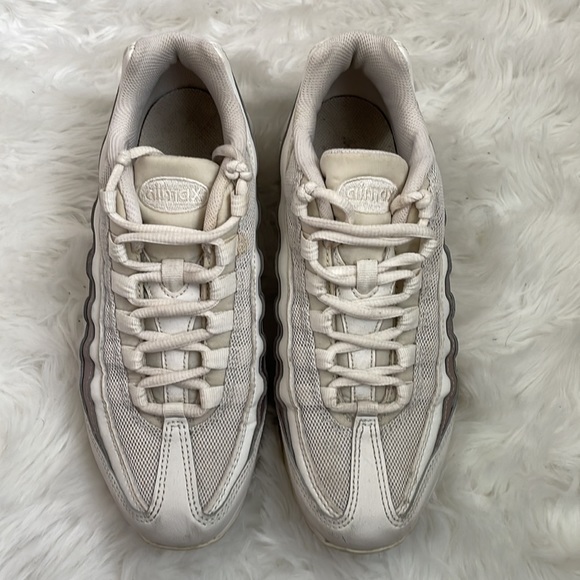 Nike Climax Sneakers - Picture 2 of 3